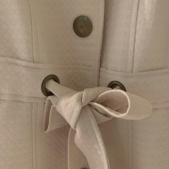 Coat - Picture 3 of 5